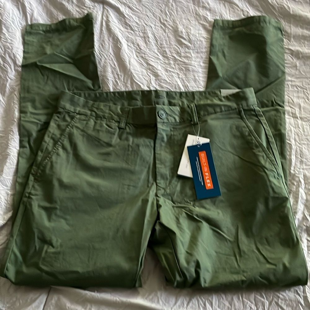 Old Navy Ultimate Slim Flex Chinos Army Green NWT Size 32x32